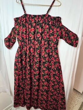 Cold-Shoulder Floral Maxi Dress in Black and Red